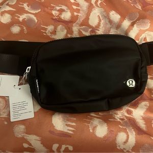 Lululemon Black Everywhere Belt Bag